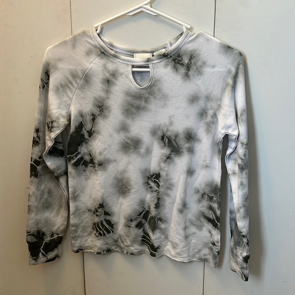 Green/white long sleeve tee